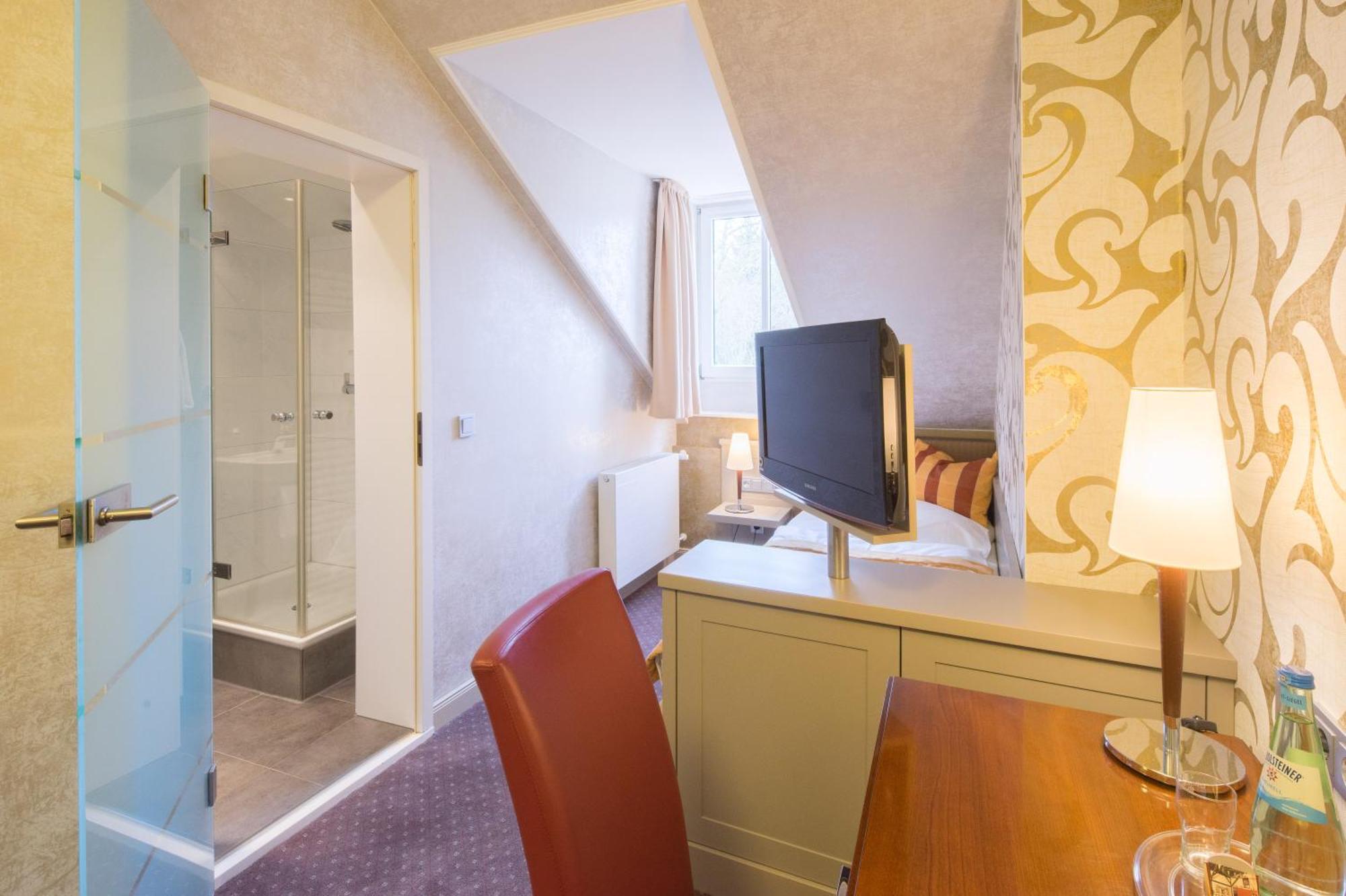 Parkhotel Gueldene Berge Weißenfels 객실 사진