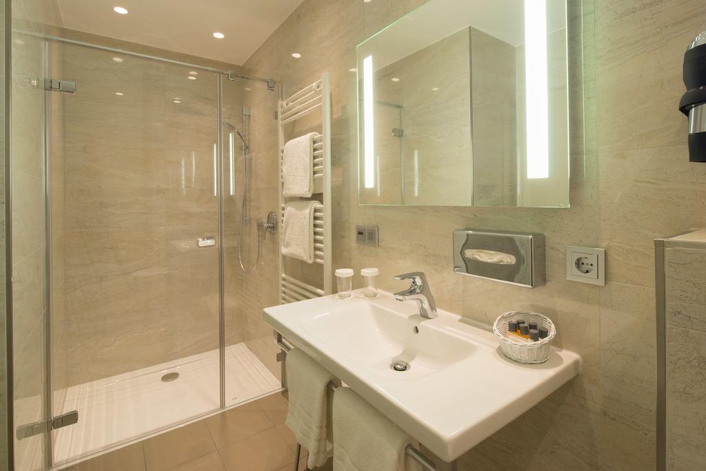 Parkhotel Gueldene Berge Weißenfels 객실 사진