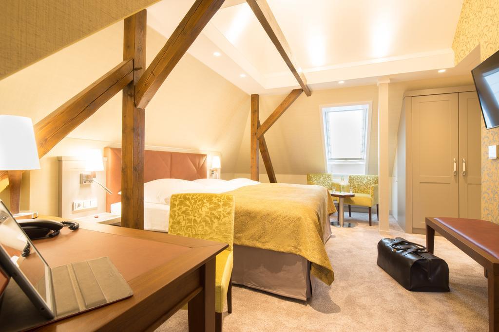Parkhotel Gueldene Berge Weißenfels 객실 사진